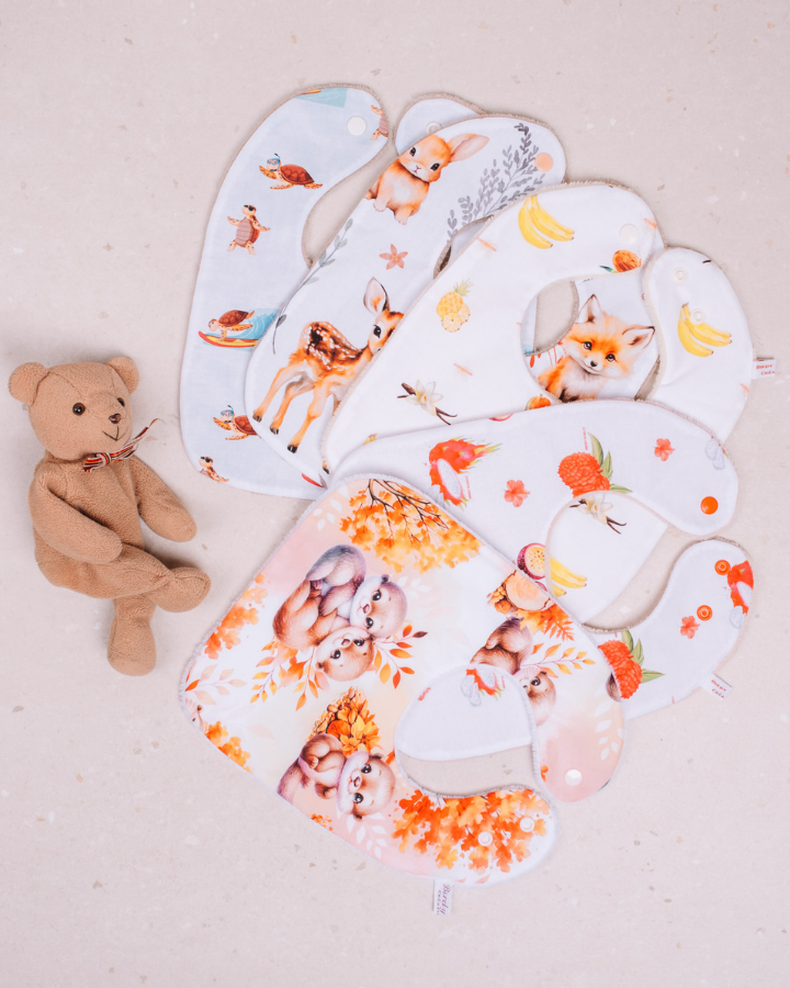 Bavoirs cousus main Birdy Jessy aux motifs d'animaux et de fruits